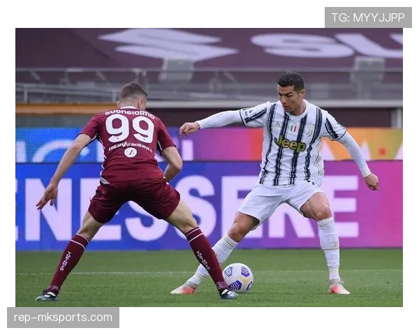 布雷默都灵岁月闪耀亚平宁：铁血后卫铸就足球传奇