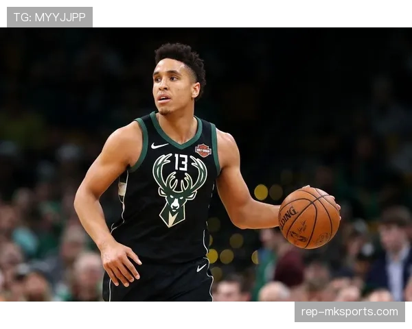 奥利·麦克伯恩本赛季表现稳健,助力球队防守端持续提升 奥利·麦克伯恩本赛季表现稳健,助力球队防守端持续提升