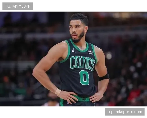 凯尔特人3D后卫怀特挡拆联动塔图姆提升三分效率